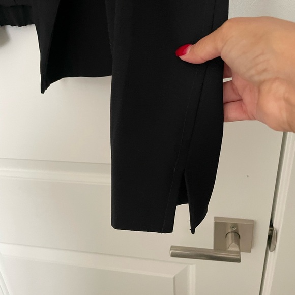 LOFT Moto Black Jacket in Vintage Crepe Size 10 asymmetric zip front Zip pockets - Picture 3 of 9